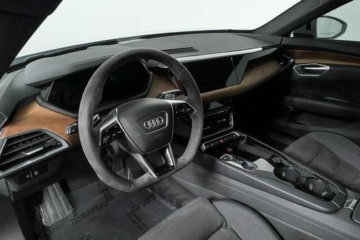 2023 Audi e-tron GT Premium Plus quattro