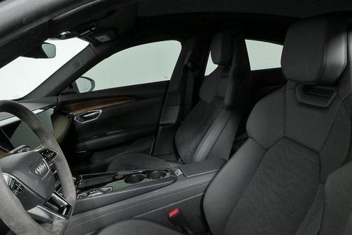 2023 Audi e-tron GT Premium Plus quattro