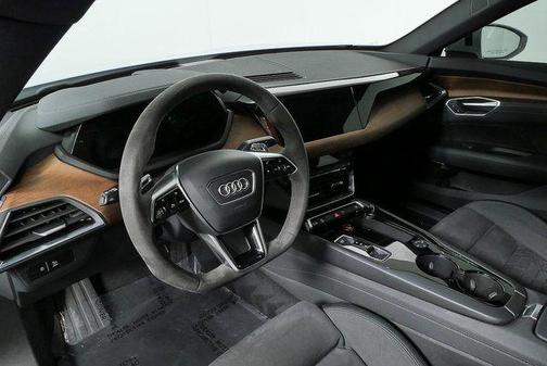 2023 Audi e-tron GT Premium Plus quattro