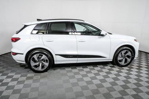 2025 Audi Q6 e-tron Premium Plus quattro