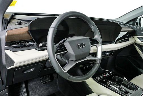 2025 Audi Q6 e-tron Premium Plus quattro