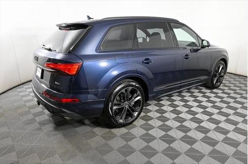 2025 Audi Q7 55 Premium Plus