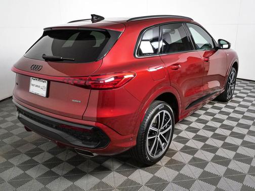 Grenadine Red Metallic 2026 Audi Q5 Premium Plus TFSI quattro S tronic
