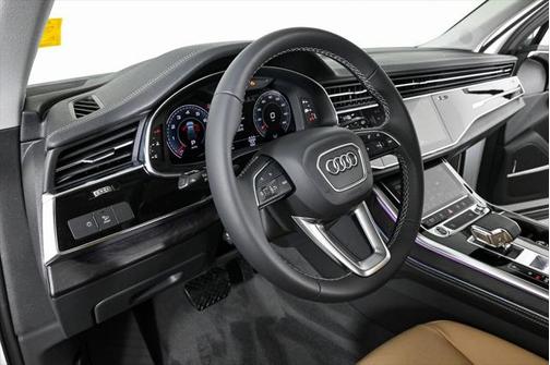 2025 Audi Q7 45 Premium Plus