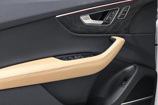 2025 Audi Q7 45 Premium Plus