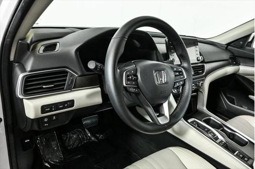 2020 Honda Accord Touring 2.0T