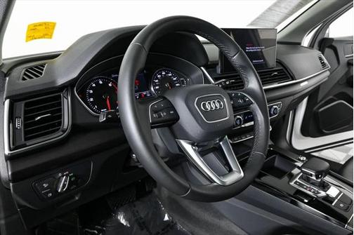 2023 Audi Q5 45 S line Premium