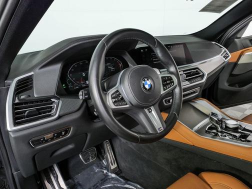 Carbon Black Metallic 2023 BMW X6 xDrive40i