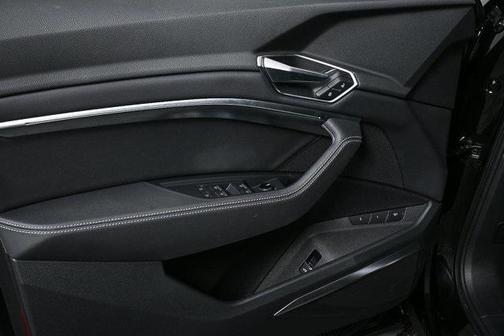 2021 Audi e-tron Premium Plus