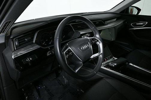2021 Audi e-tron Premium Plus