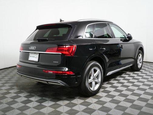 Brilliant Black 2023 Audi Q5 40 Premium