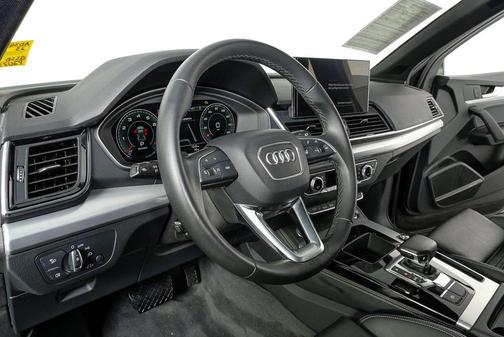 2023 Audi Q5 45 S line Premium Plus