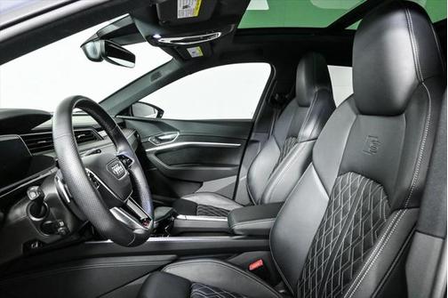 2023 Audi e-tron S Prestige quattro