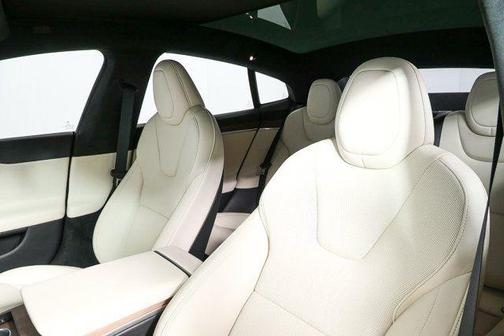 2022 Tesla Model S Base