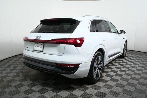 2024 Audi Q8 e-tron Premium Plus