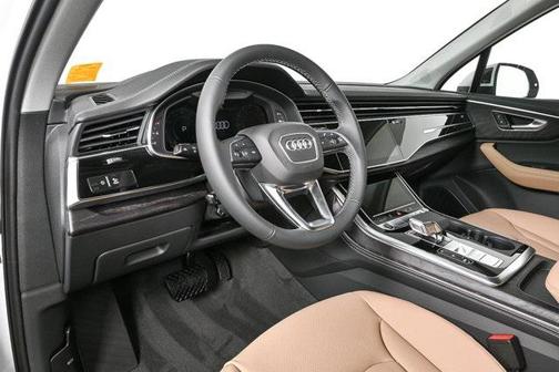 2025 Audi Q7 55 Premium Plus