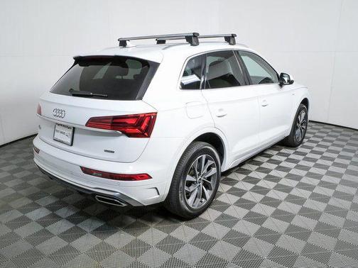 Glacier White Metallic 2023 Audi Q5 45 S line Premium Plus