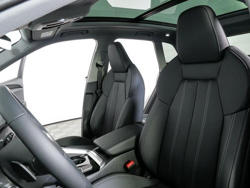 Daytona Gray Metallic 2026 Audi Q5 Premium Plus TFSI quattro S tronic