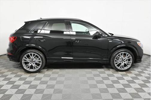 2025 Audi Q3 45 S line Premium Plus