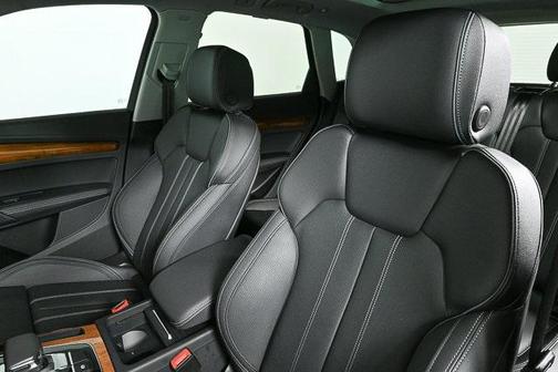 2023 Audi Q5 45 S line Prestige