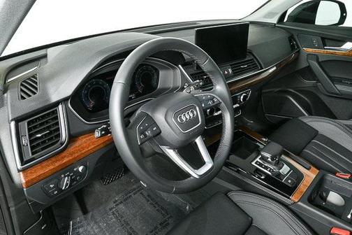 2023 Audi Q5 45 S line Prestige