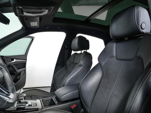Glacier White Metallic 2022 Audi SQ5 3.0T Premium