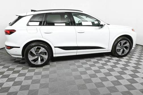 2025 Audi Q6 e-tron Premium quattro