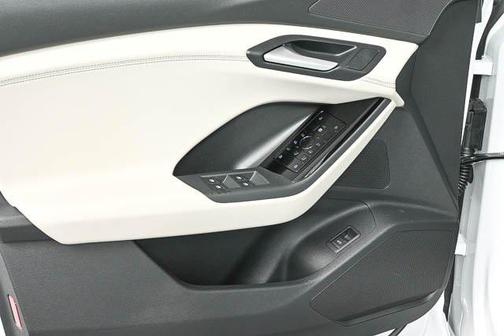 2025 Audi Q6 e-tron Premium quattro