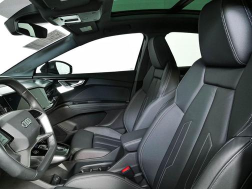 Mythos Black Metallic 2023 Audi Q4 e-tron Premium Plus 50 quattro