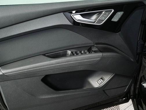 Mythos Black Metallic 2023 Audi Q4 e-tron Premium Plus 50 quattro