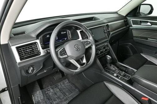 2022 Volkswagen Atlas 3.6L SE w/Technology