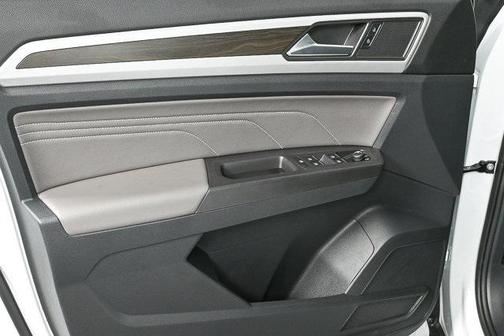 2022 Volkswagen Atlas 3.6L SE w/Technology