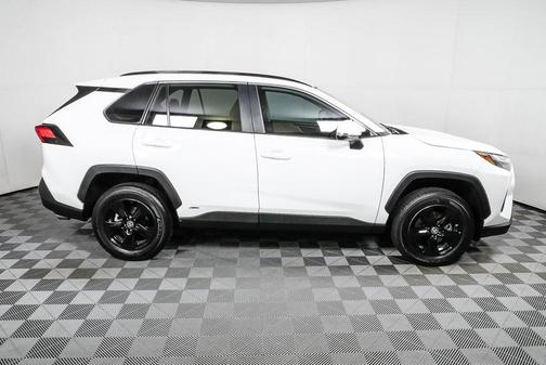 2024 Toyota RAV4 Hybrid SE