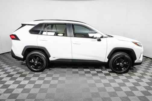 2024 Toyota RAV4 Hybrid SE