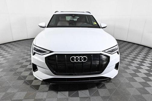 2022 Audi e-tron Premium