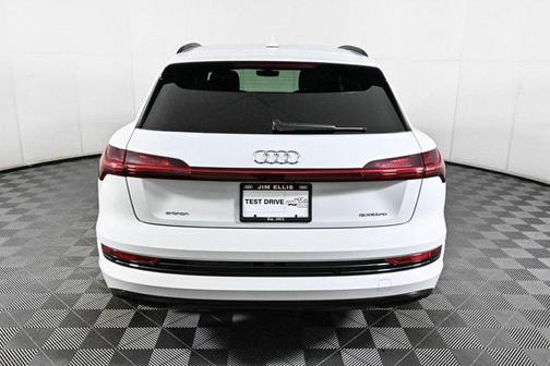 2022 Audi e-tron Premium