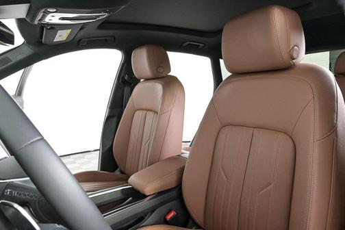 2024 Audi Q8 e-tron Premium Plus