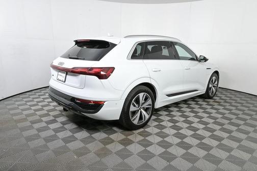 2024 Audi Q8 e-tron Premium Plus