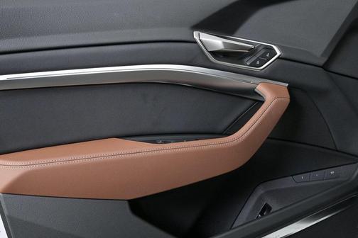 2024 Audi Q8 e-tron Premium Plus