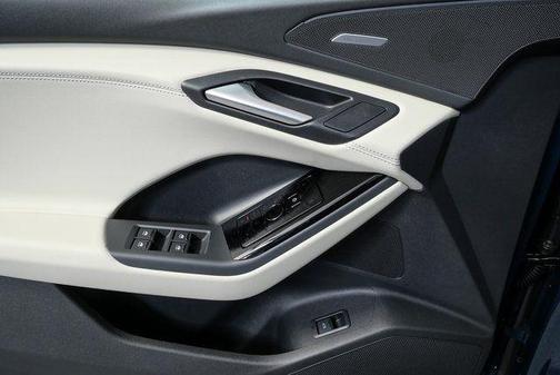 2025 Audi Q6 e-tron Premium Plus quattro