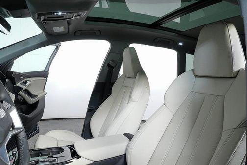 2025 Audi Q6 e-tron Premium Plus quattro