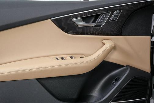 2023 Audi Q8 55 Premium Plus