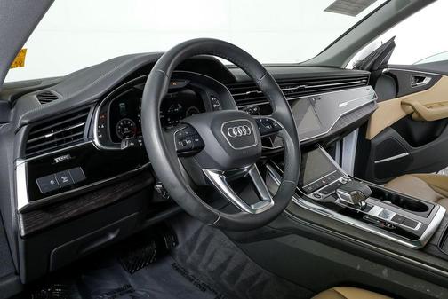 2023 Audi Q8 55 Premium Plus