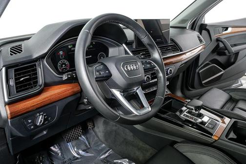 2023 Audi Q5 45 S line Premium Plus