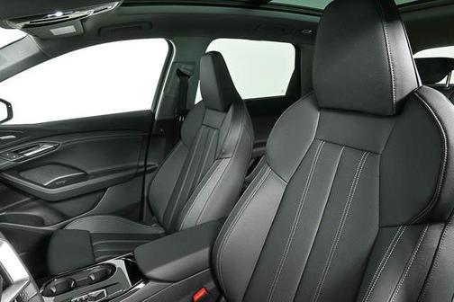2025 Audi Q6 e-tron Prestige quattro