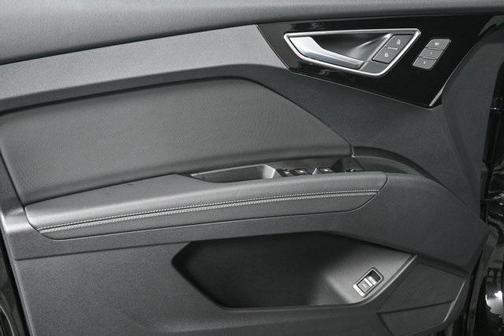 2025 Audi Q4 e-tron Prestige 55 quattro
