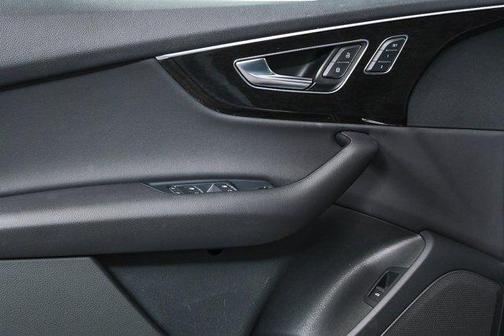 2020 Audi Q7 55 Premium Plus