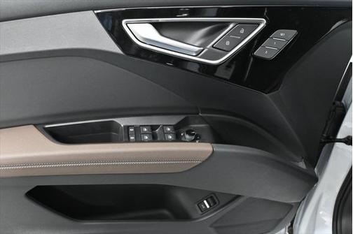 2025 Audi Q4 e-tron Premium 55 quattro