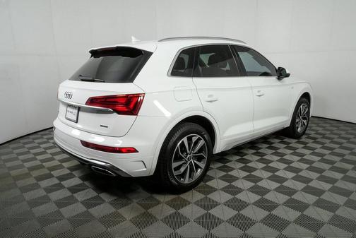 2022 Audi Q5 45 S line Premium Plus