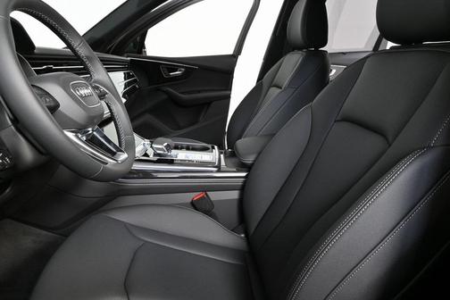 2026 Audi Q7 55 Premium Plus